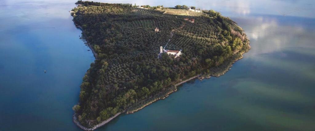 Isola Polvese Resort كاستيغليون ديل لاغو المظهر الخارجي الصورة